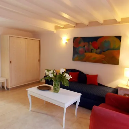 Skiathos Driades كوكونارييس